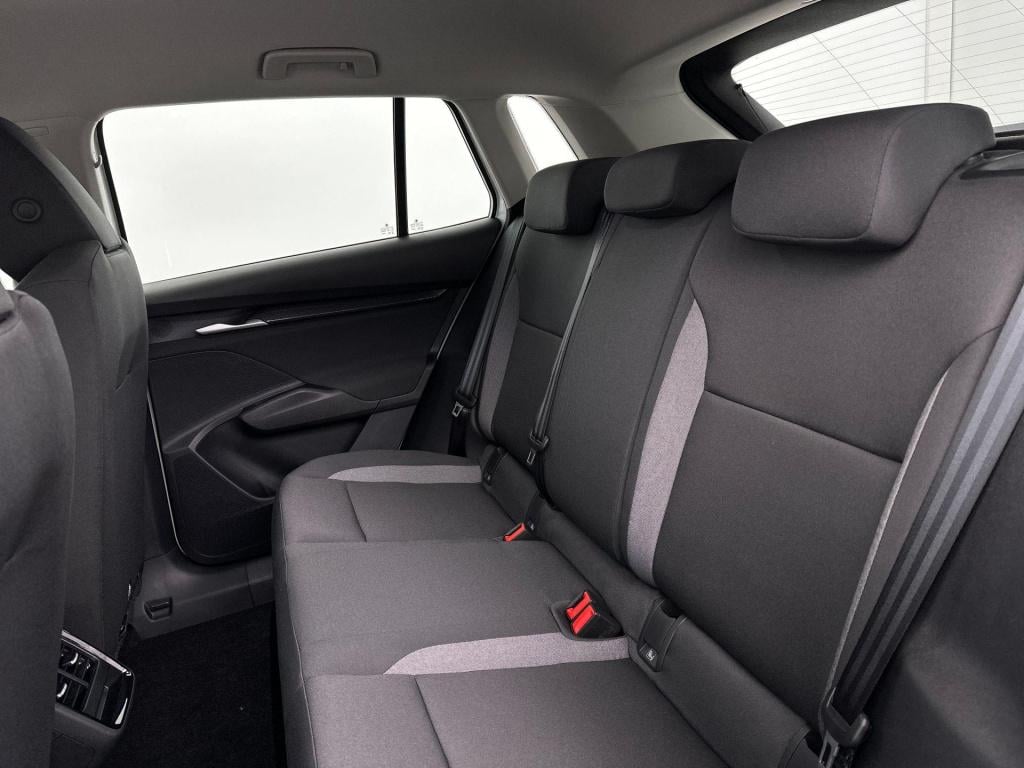 Skoda Elroq selection elektromotor 125 kw / 170 pk suv elektri