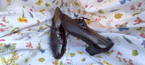 Nieuw - Dames Miss Lady leren pumps maat 42.5, Vibram zolen, sterke hakken