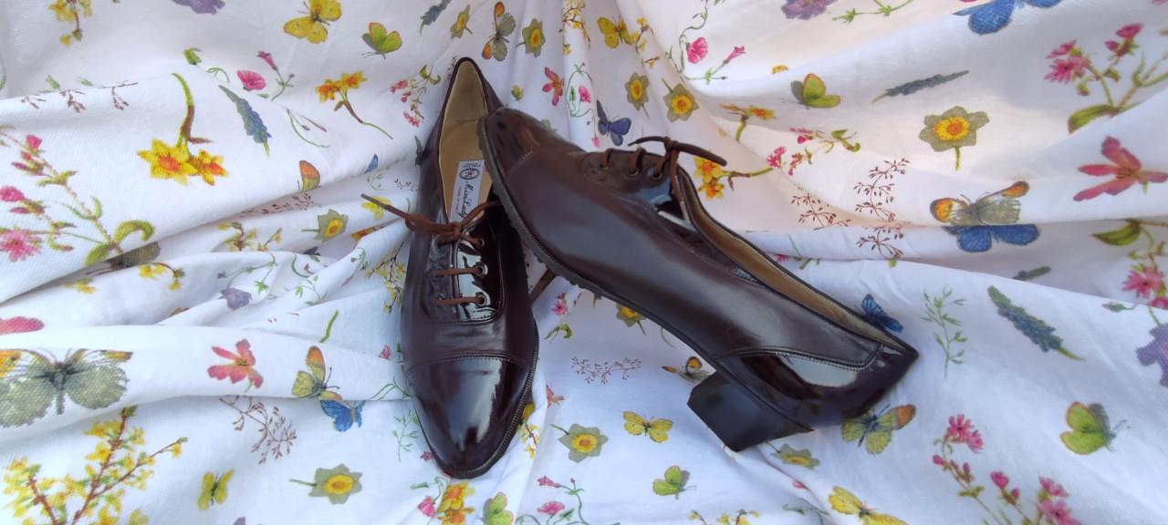 Nieuw - Dames Miss Lady leren pumps maat 42.5, Vibram zolen, sterke hakken