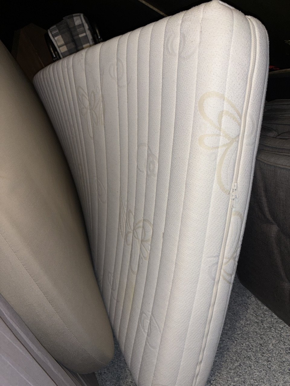 Bed 210 x 90 cm