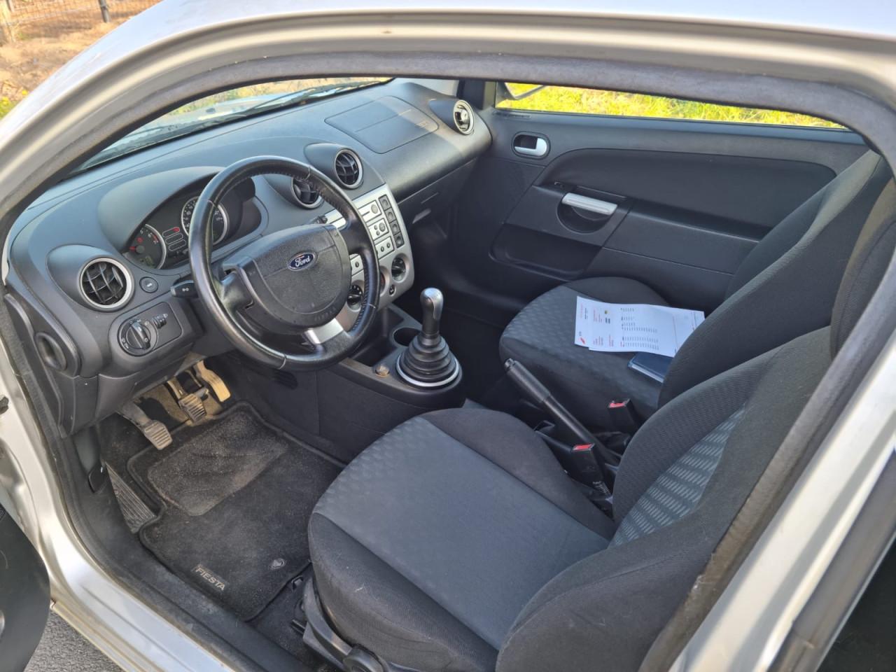 Ford fiesta 1.3i bouwjaar 2005 103000km zeer goede staat