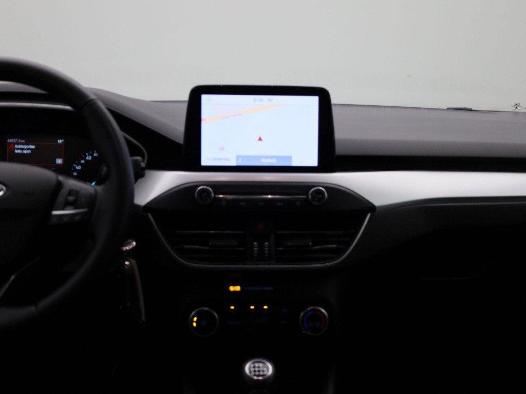 Ford Focus wagon 1.0 ecoboost hybrid trend edition business | cruise contro