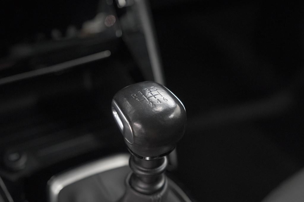 Peugeot 208 puretech 100 allure | camera | apple carplay | parkeersensoren 