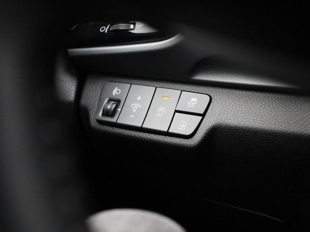 Kia Stonic 1.0 t-gdi mhev dynamicplusline | lmv | navigatie | parkeer senso