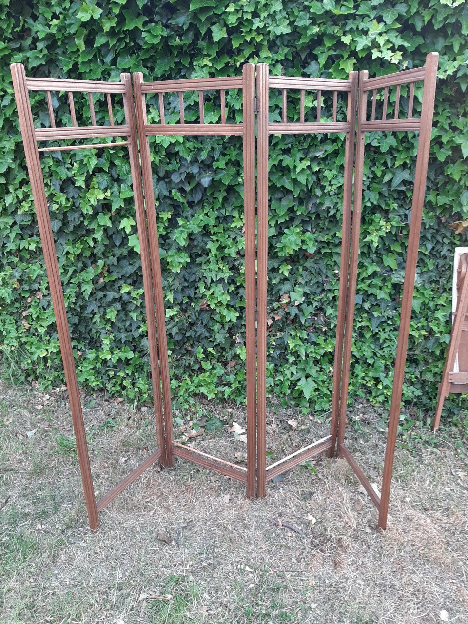 Houten frame van een kamerscherm