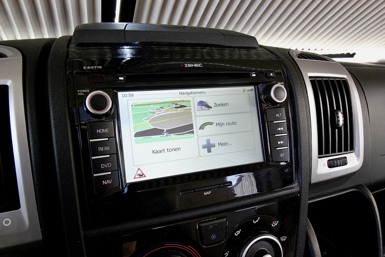 Bürstner Nexxo t690G(AUTOMAAT, Lengtebedden,Als nieuw!!!)