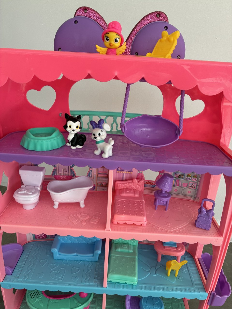 Minnie mouse hotel poppenhuis