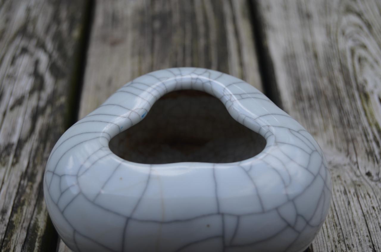 Ge-ware celadon bakje, China, 20e eeuw in goede staat.