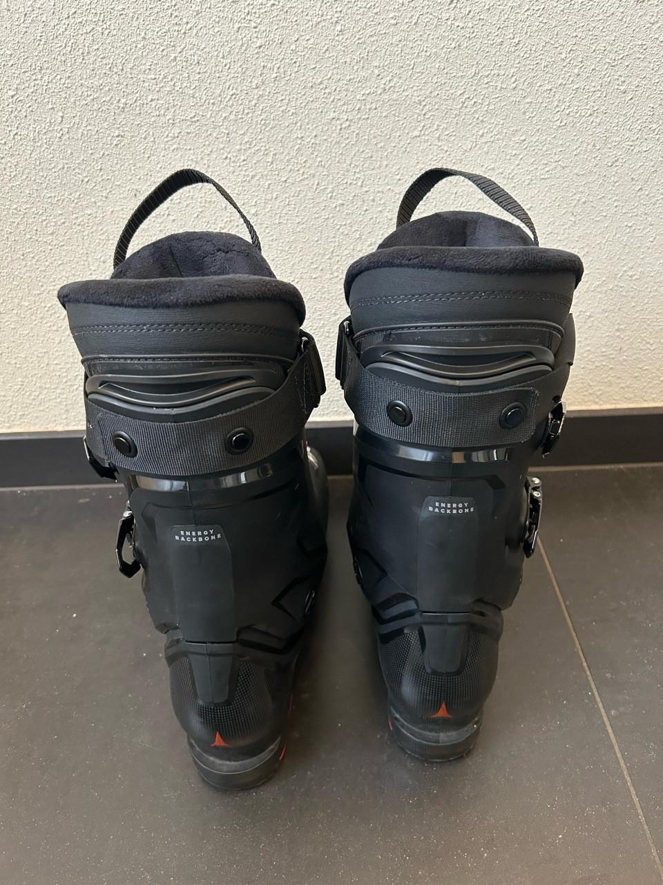 Atomic Skischoen maat 45,5 1 week gebruikt