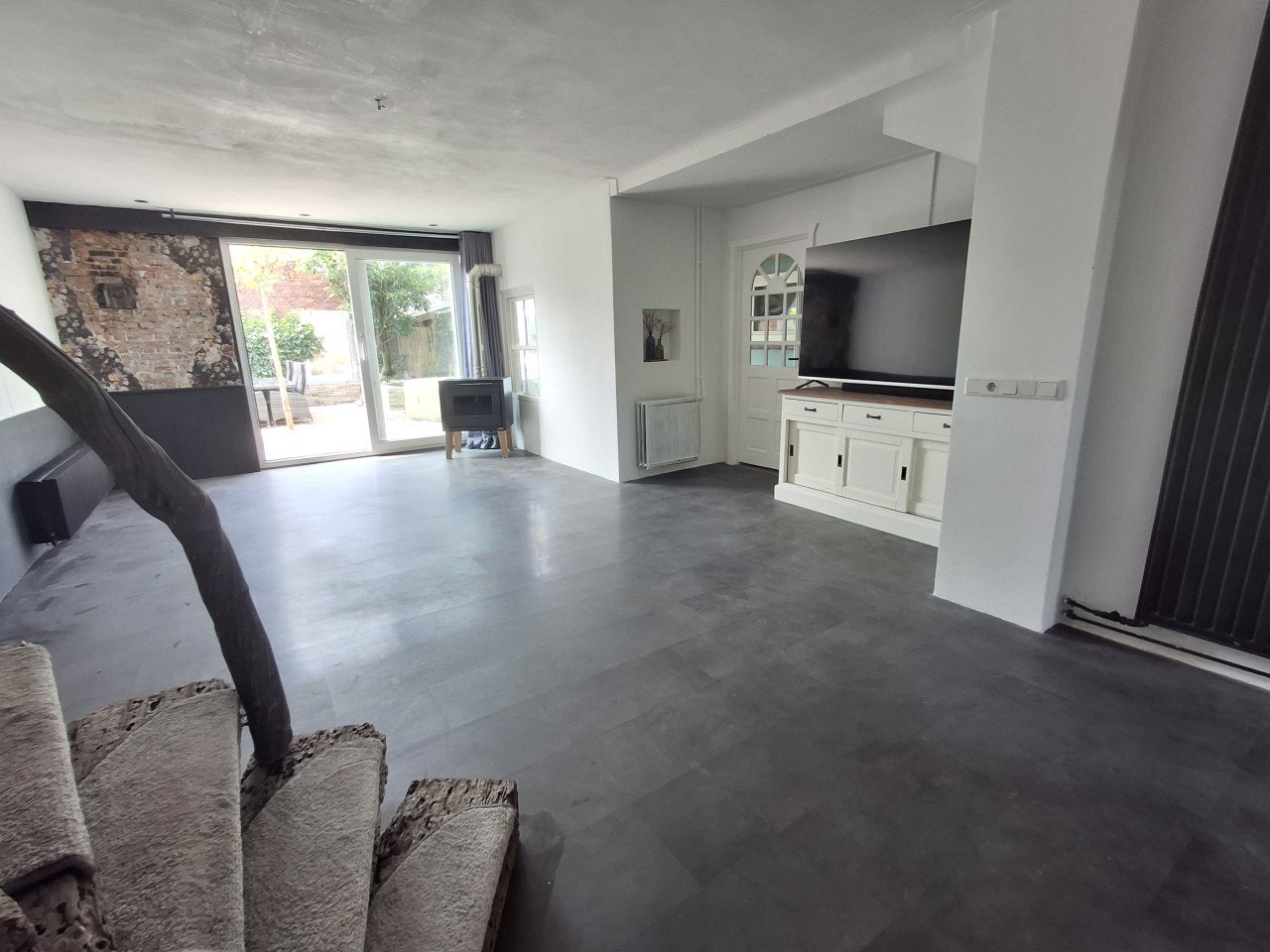 Grote woning te koop vlakbij haven en strand!