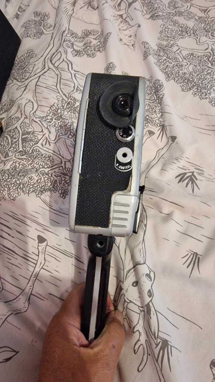 : een vintage Minolta Zoom Rokkor 8mm filmcamera