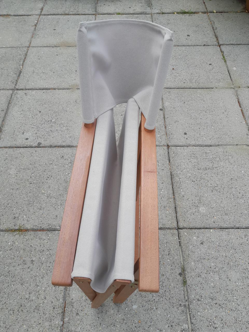 2 nieuwe hardhouten regiseursstoeltjes + tafel (alles opklapbaar)