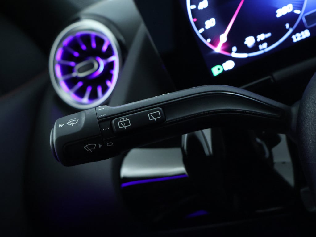 Mercedes-Benz Gla-klasse 250 e amg face lift plug-in hybride | amg line | s