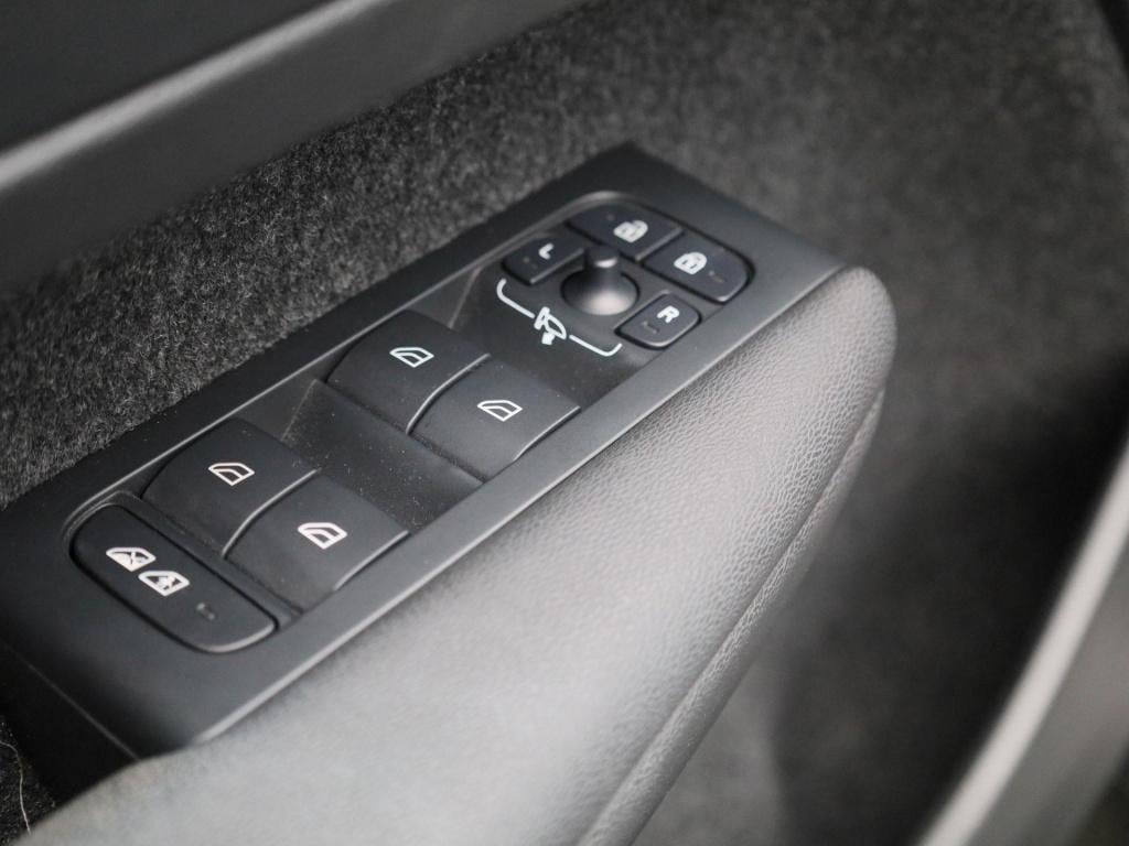 Volvo XC40 recharge core | automaat | apple carplay / android auto | virtua