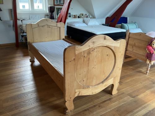 Antiek grenen 1 persoons ledikant