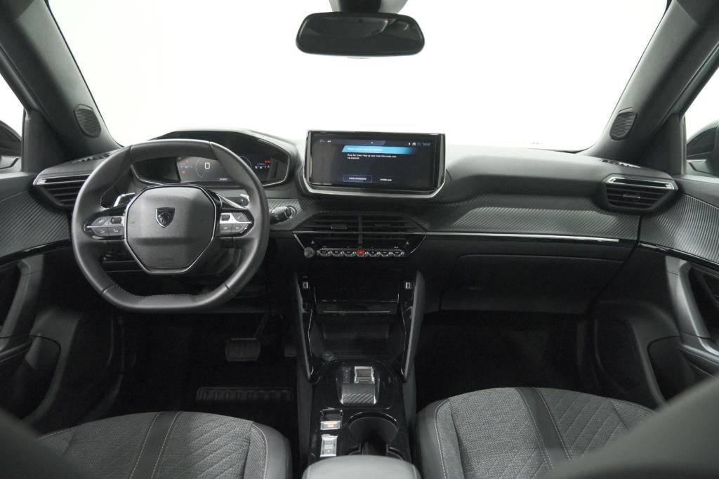 Peugeot 2008 puretech 130 eat8 allure | 360 camera | dodehoekdetectie | app
