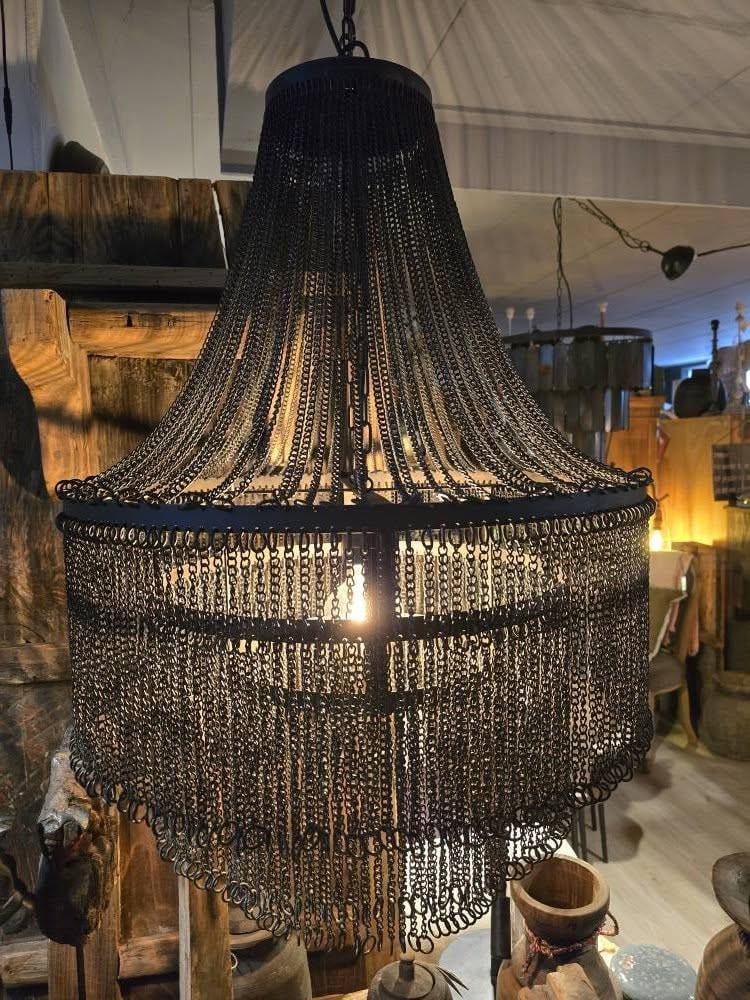 SCHITTERENDE DECORATIE, BANKEN, TAFELS, STOELEN, ENZOVOORTS BIJ 3Z FACTORY