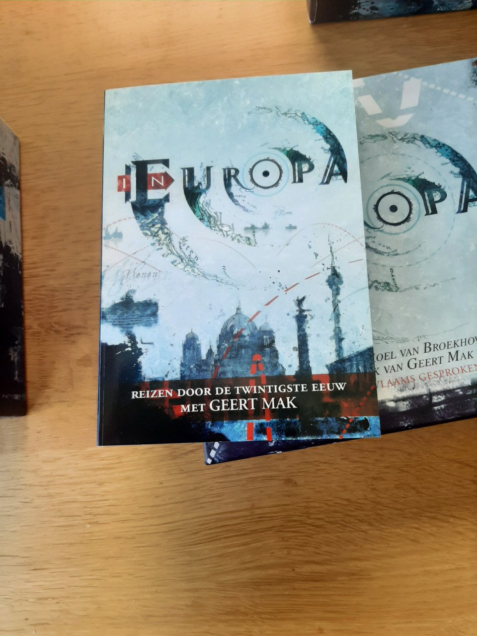 In Europa, 2 series DVD's van Geert Mak