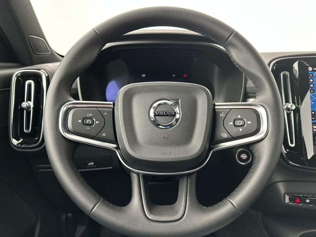 Volvo XC40 b4 gt plus dark visual park assist