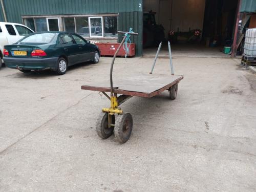 Kar voor grote baal hooi of stro