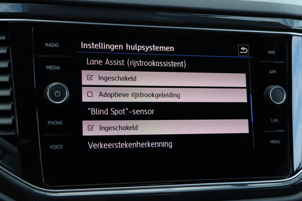 Volkswagen T-roc 1.5 tsi sport 150pk dsg7