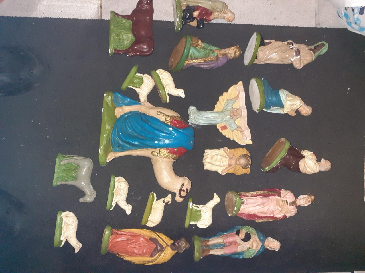 Mooie *** Kerst - stal ***  Antiek  & Kerst-boom