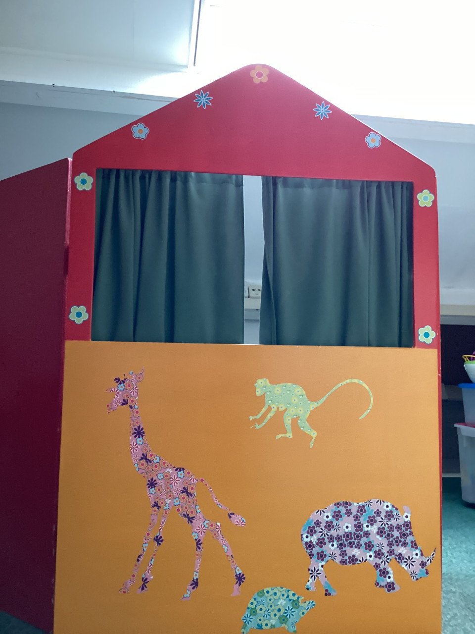 Poppenkast ofwel poppentheater zonder handpoppen