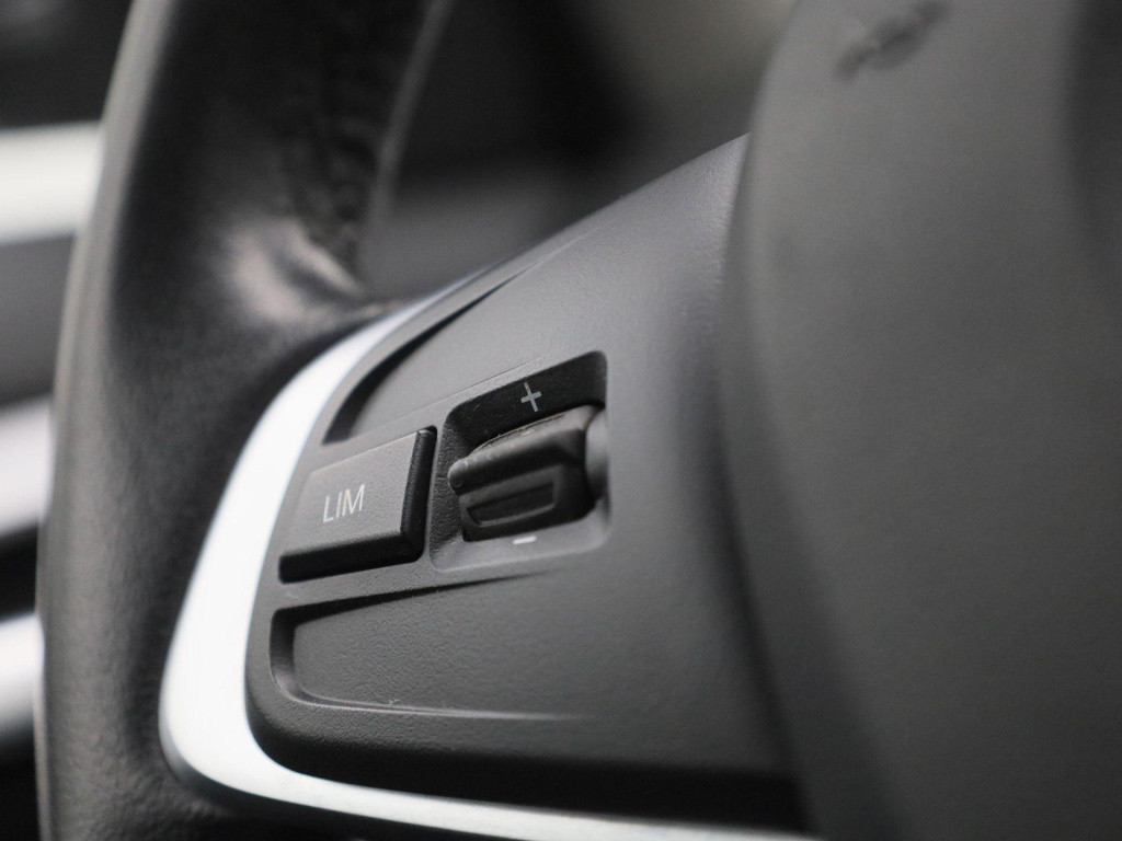 BMW X1 sdrive18i | automaat | navigatie | camera | climate control | blueto