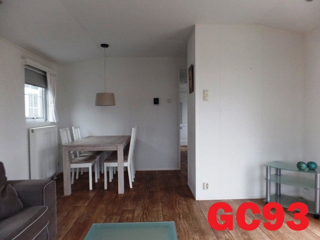Keurig MAAT chalet met dubbel glas, CV en 2 slaapkamers te koop