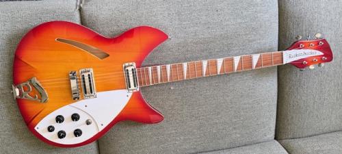 Staat hij je goed en speelt hij goed, dan is deze prachtige gitaar voor
