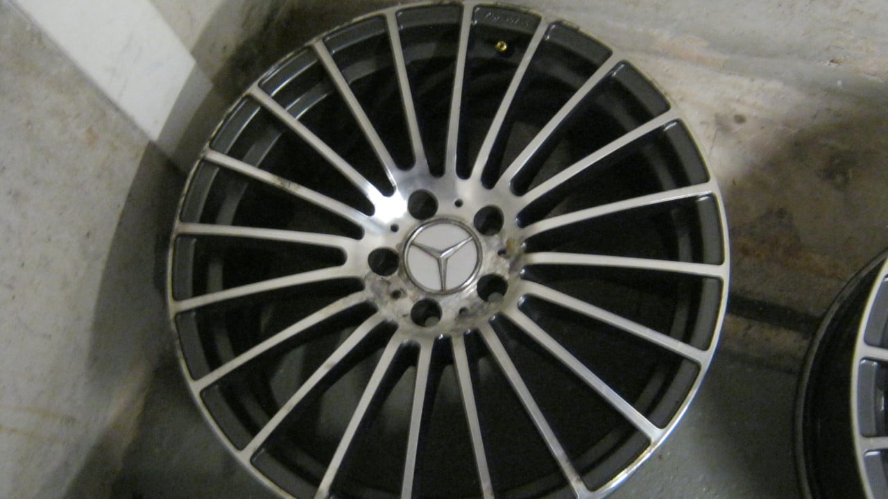 TE KOOP OP KNAP VELGEN VOOR MERCEDES 19 INCH DOE EEN BOD