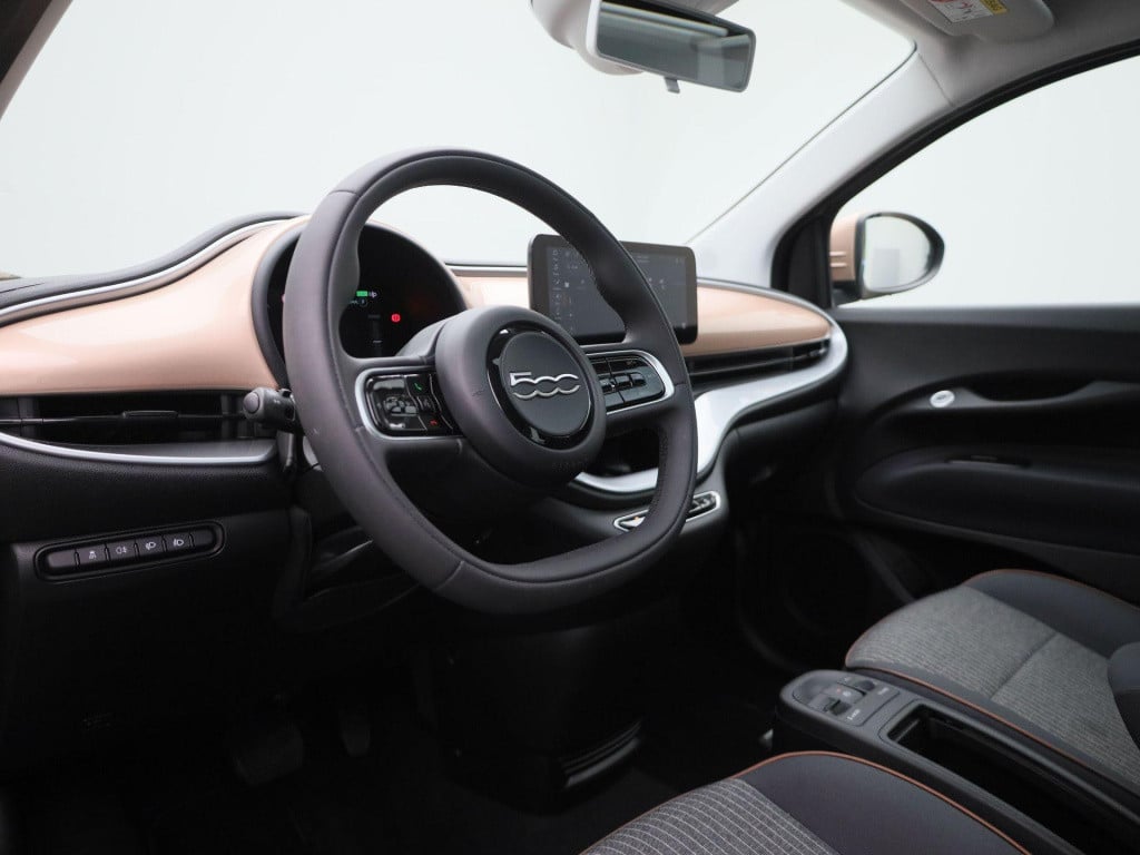 Fiat 500 icon 42 kwh | navigatie | panoramadak | apple carplay / android au