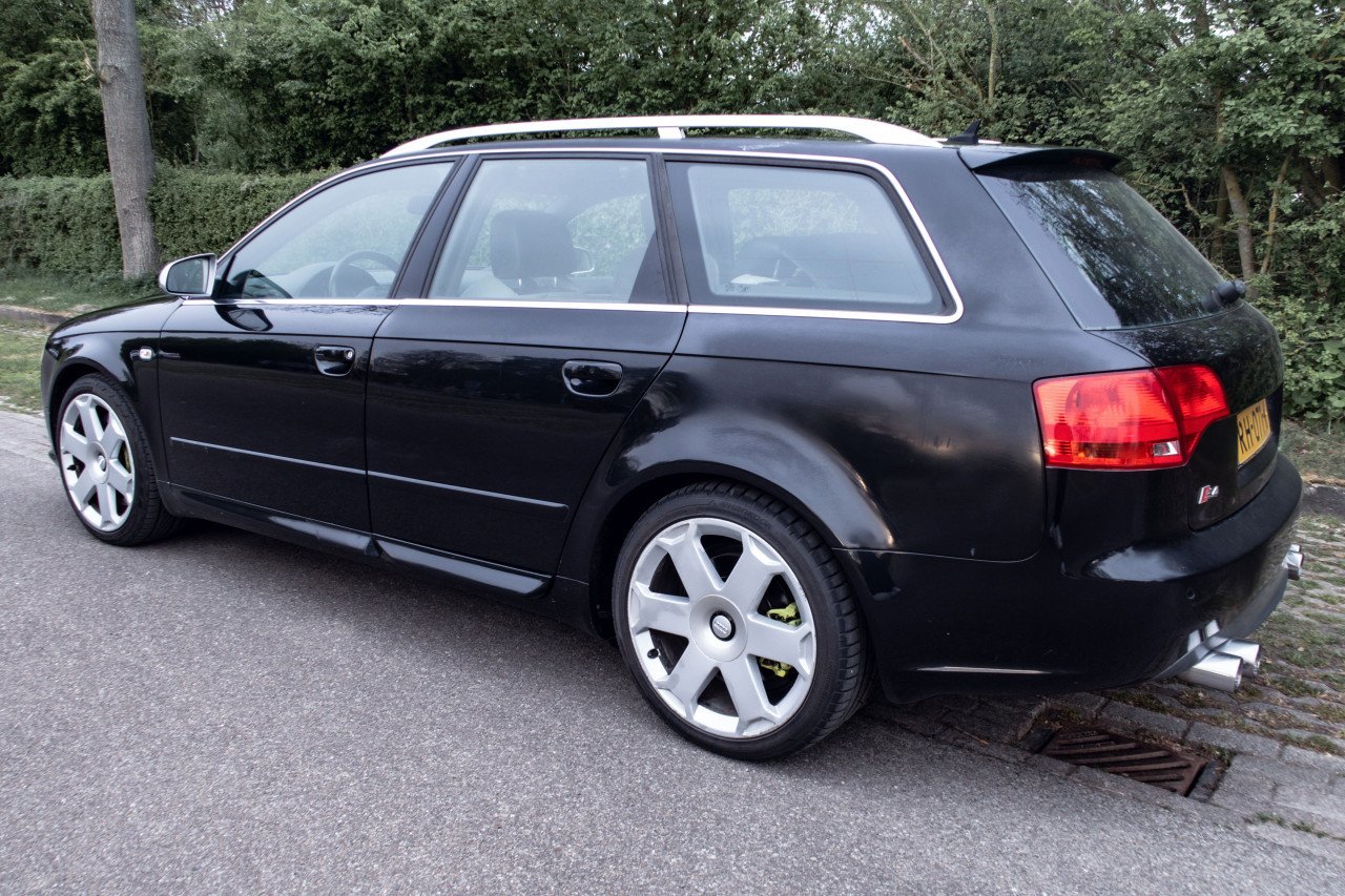 Audi S4 Avant V8 Handbak 2005 Zwart - Milltek - Youngtimer