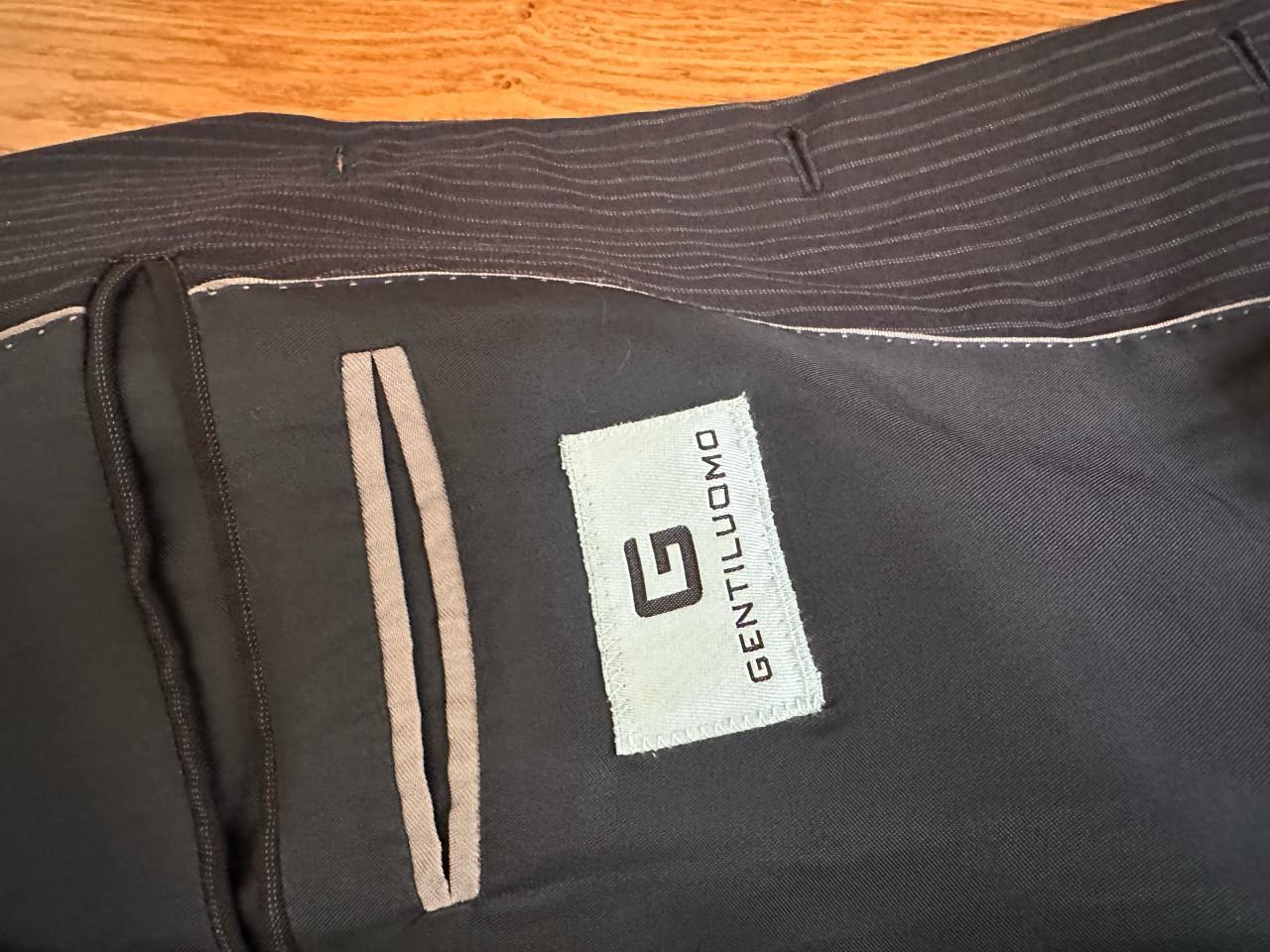 Mooi zwart kostuum van Gentiliomo maat 102 (lengtemaat van 51)