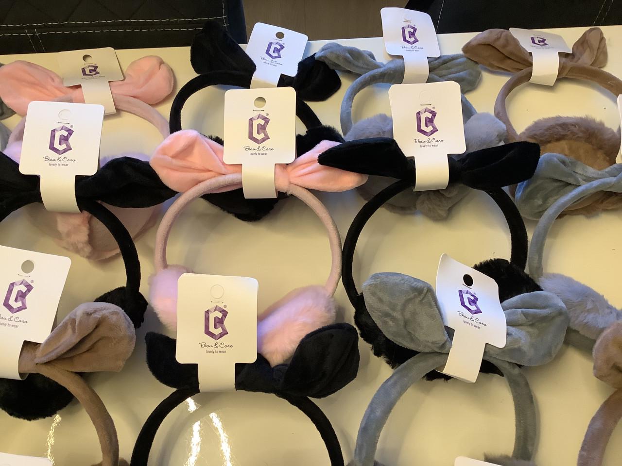 Partij leuke kinder oorwarmers. ( partij 2)