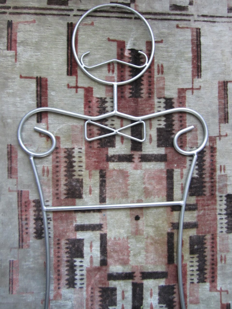 Paspop Metaal H=163 cm. B=43 cm.