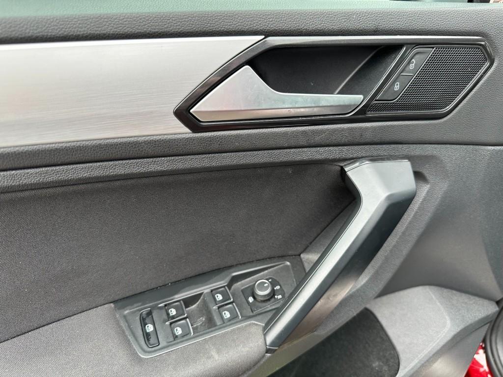 Volkswagen Tiguan 1.4 tsi comfortline wegklapbare trekhaak 1e eigenaar pdc