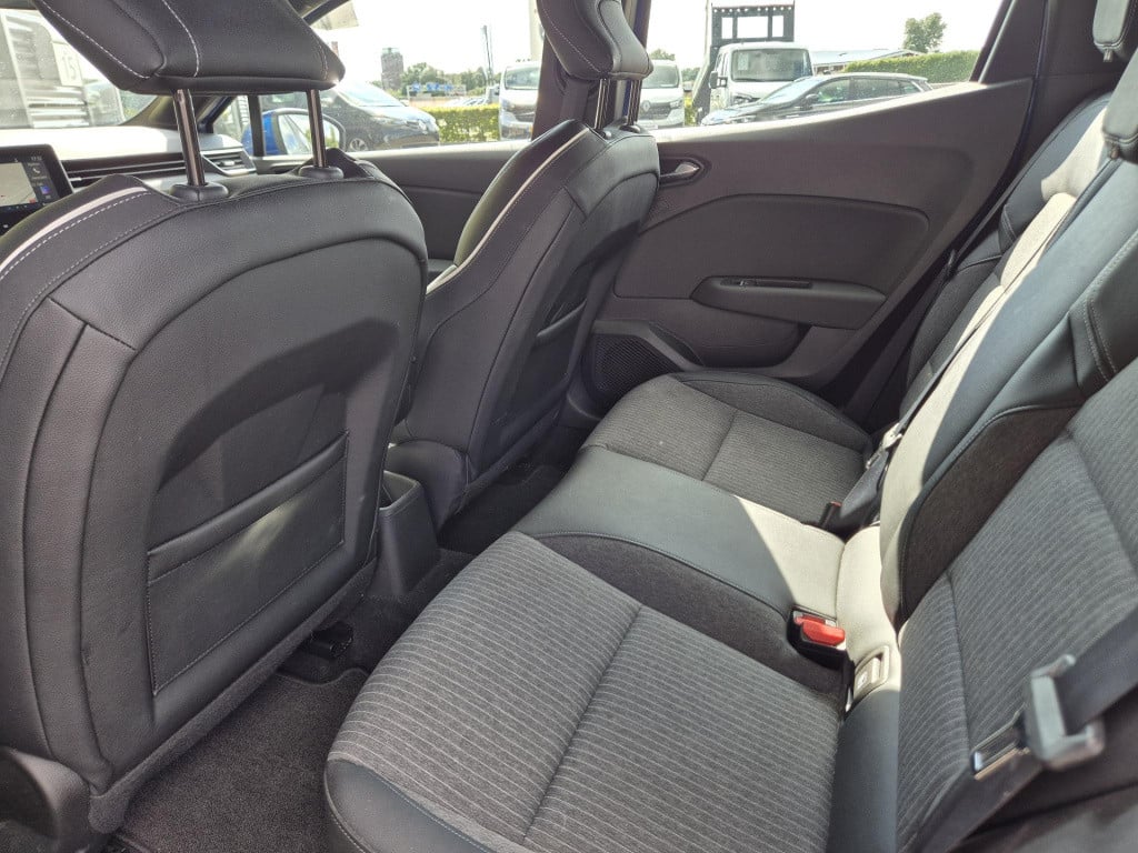 Renault Clio 1.3 tce 130 edc automaat intens