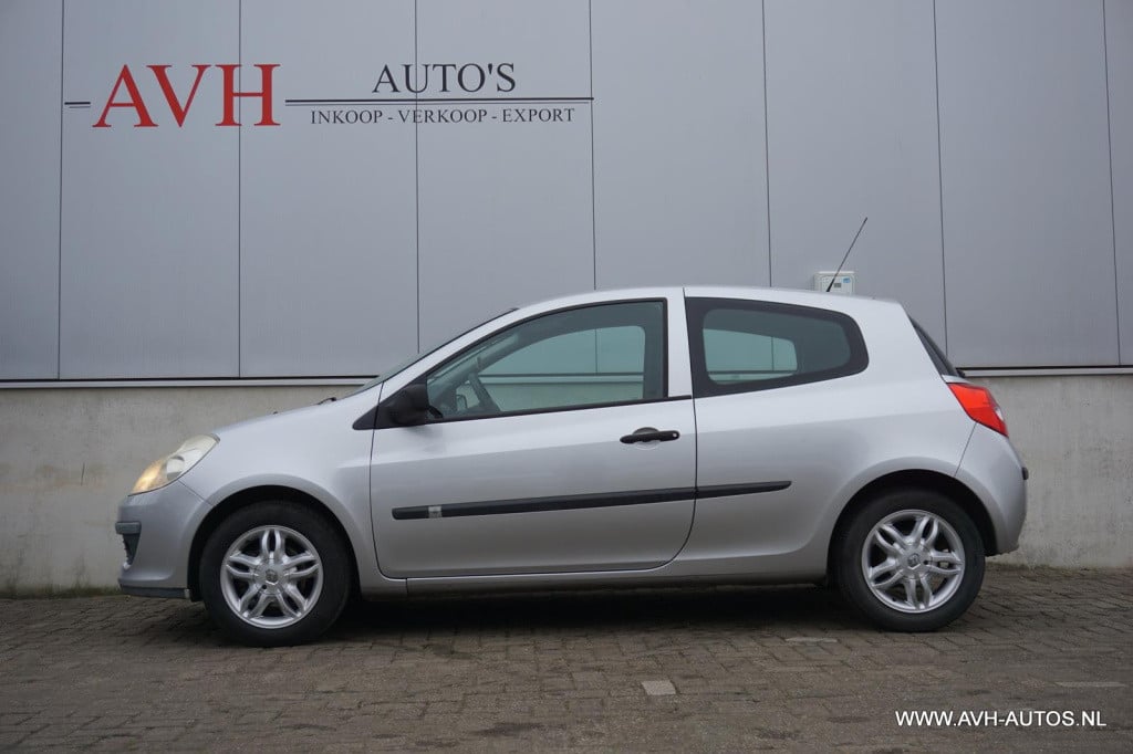 Renault Clio 1.2-16v business line