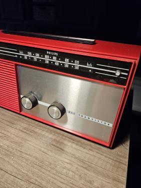 Prachtig Philips BOX57T all transistorradio rond jaren 60