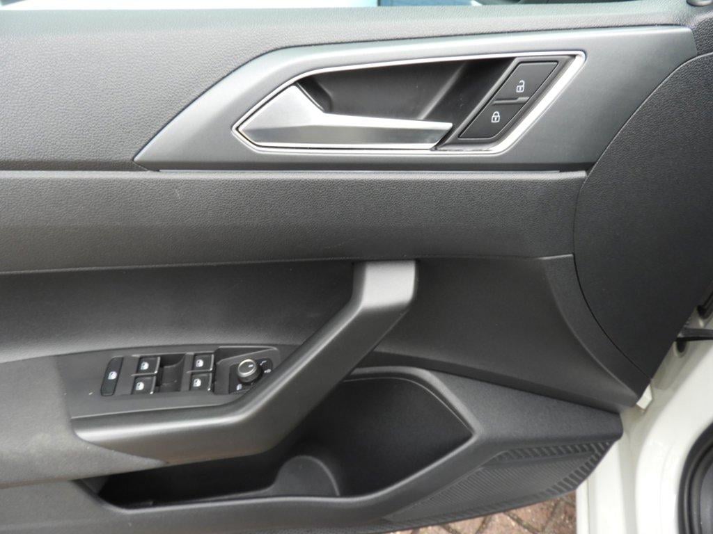 Volkswagen Taigo 1.0 tsi r-line