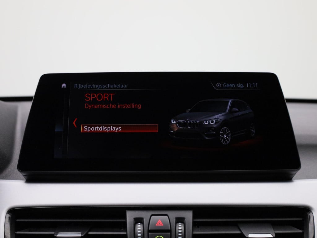 BMW X1 xdrive25e executive | automaat | lmv | parkeer sensoren | camera | c