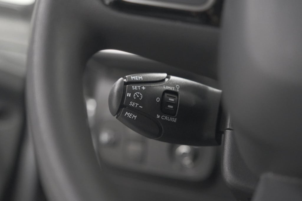 Citroen C3 puretech 110 max | parkeersensoren | apple carplay | climate con