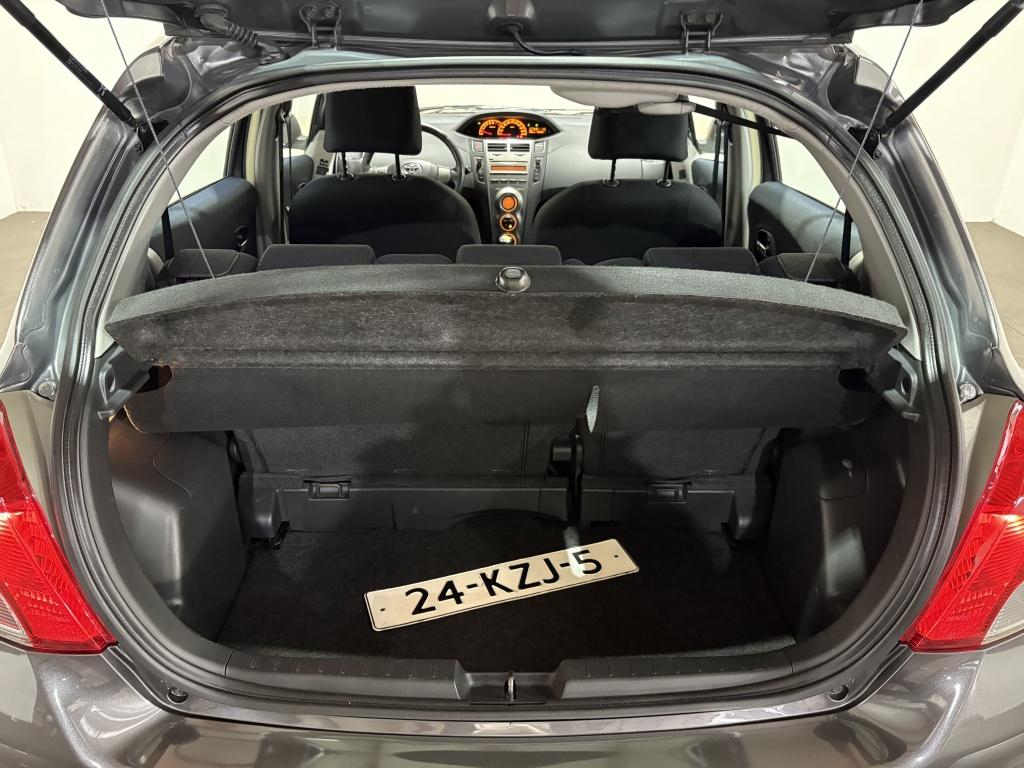 Toyota Yaris 1.3 vvti aspiration | clima | trekhaak | lm velgen |