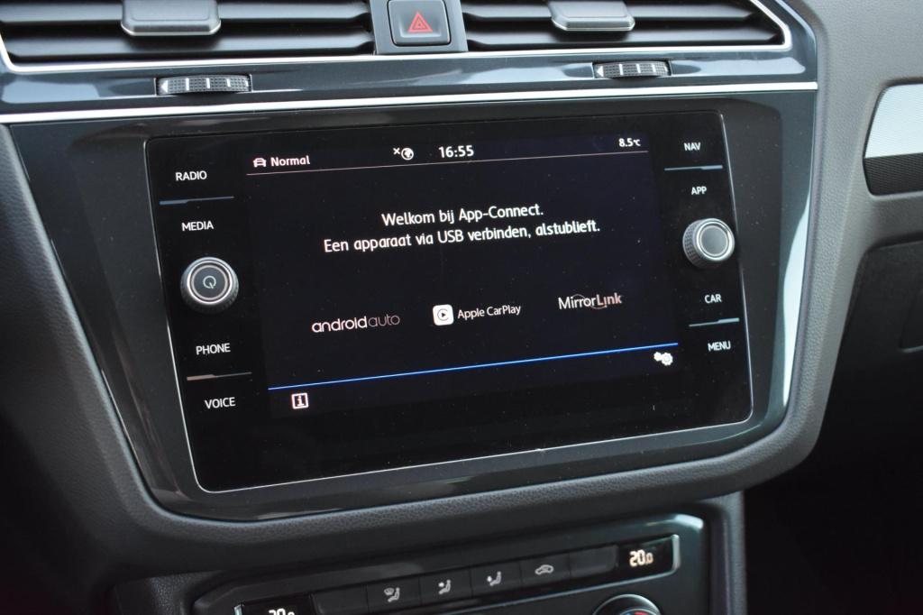 Volkswagen Tiguan 1.5 tsi act r-line | trekhaak | nap | apple carplay | and