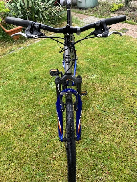 Trek 4700 MTB mountainbike met extra accessoires