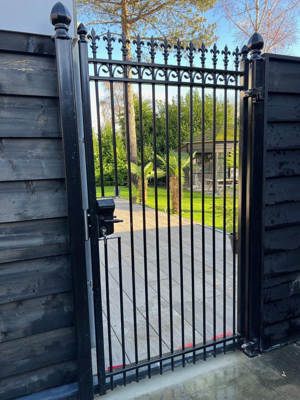 Schuifpoorten - Inrijpoorten en Hekwerken, alles op maat gemaakt.