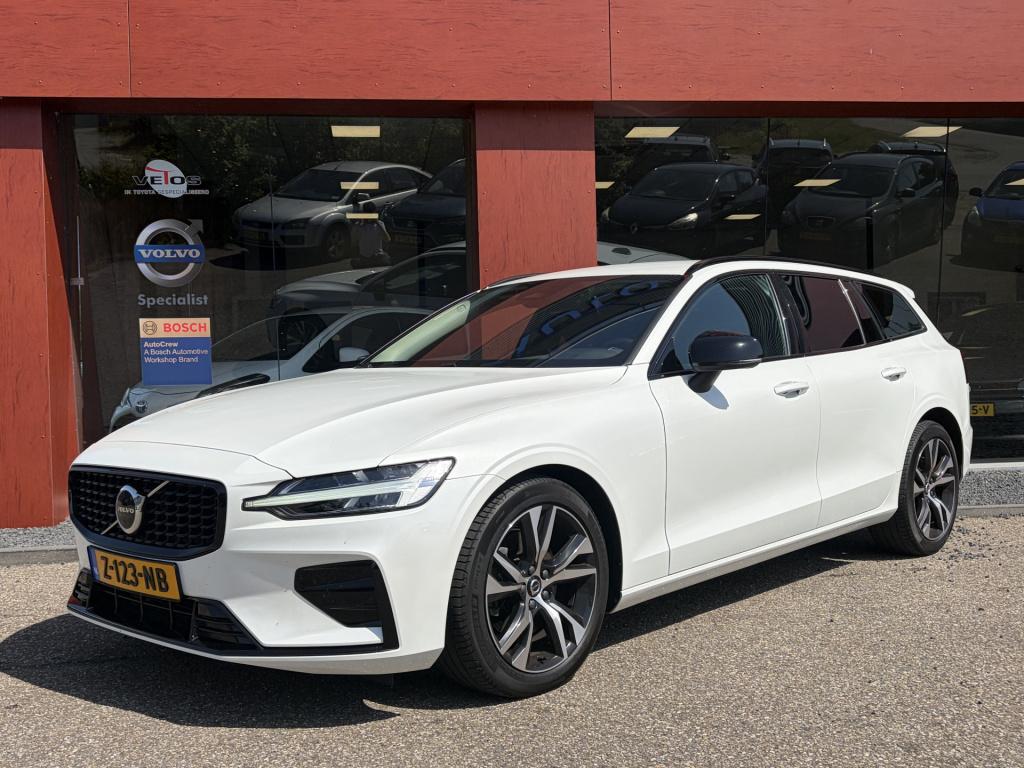 Volvo V60 2.0 b4 plus dark