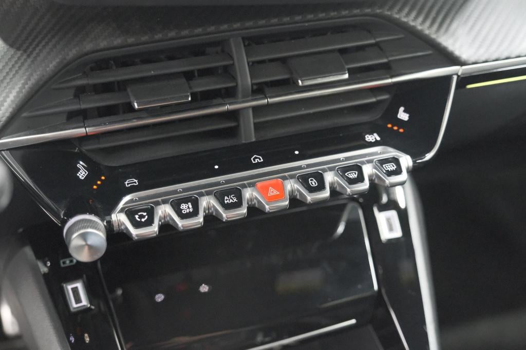 Peugeot 208 1.2 hybrid 145 e-dcs6 gt | alcantara pakket | camera | apple ca
