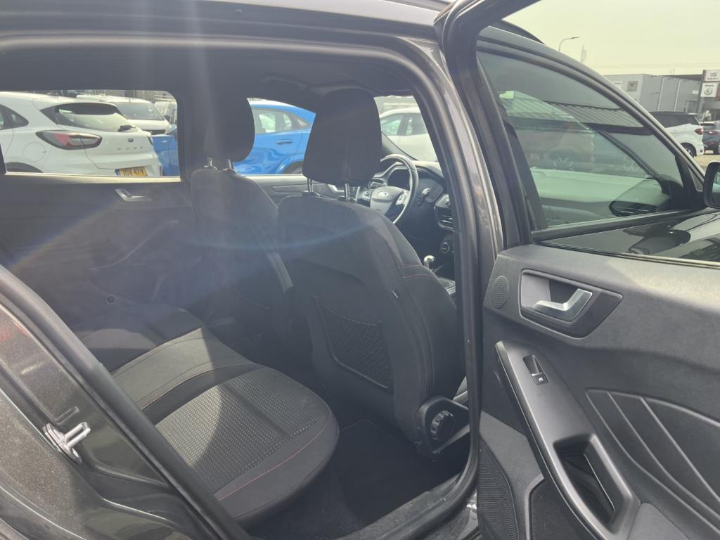 Ford Focus wagon 1.0 ecoboost 125pk st-line x , trekhaak , winterpack